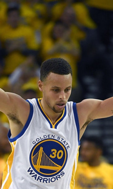 Stephen Curry leads Warriors past Rockets in playoff opener